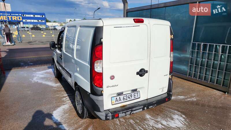 Вантажний фургон Fiat Doblo 2006 в Києві