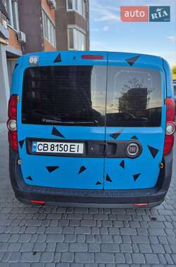 Грузопассажирский фургон Fiat Doblo 2010 в 