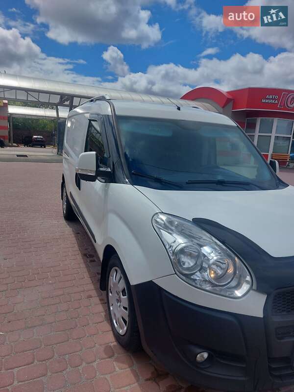 Грузовой фургон Fiat Doblo 2014 в Ровно