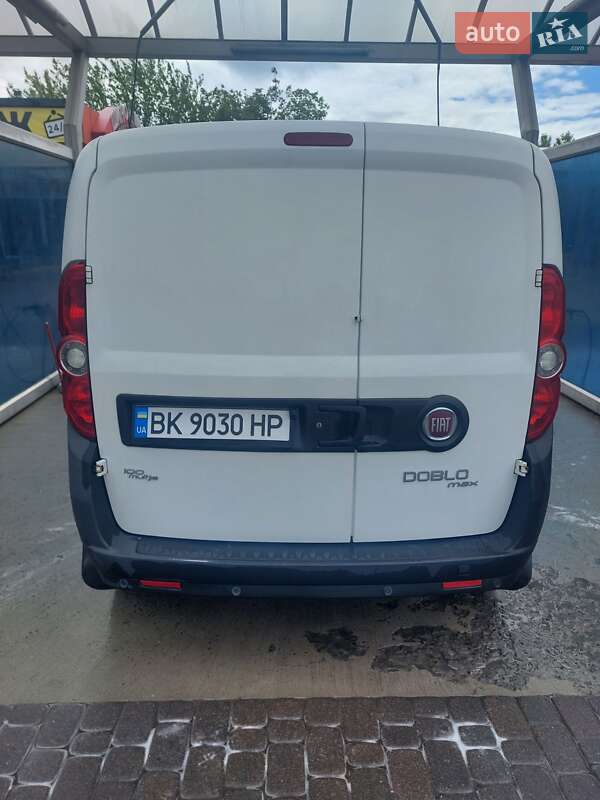Грузовой фургон Fiat Doblo 2014 в Ровно