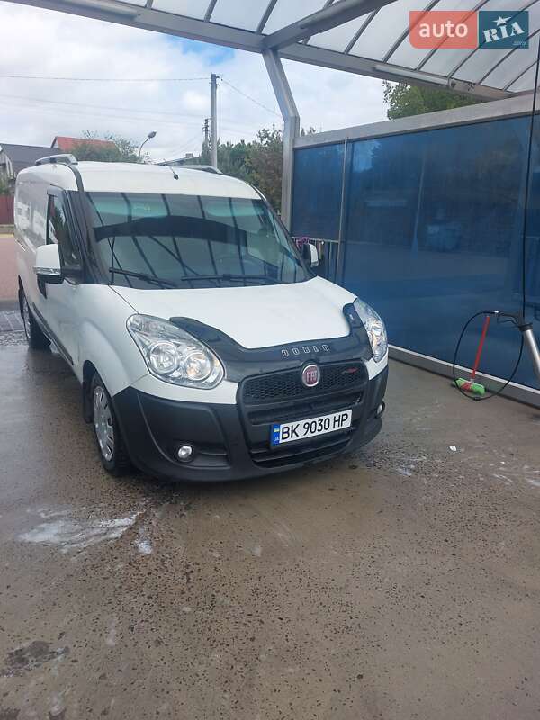 Грузовой фургон Fiat Doblo 2014 в Ровно