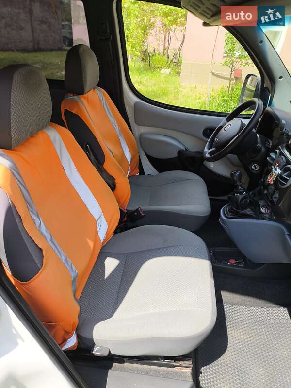 Минивэн Fiat Doblo 2005 в Чернигове
