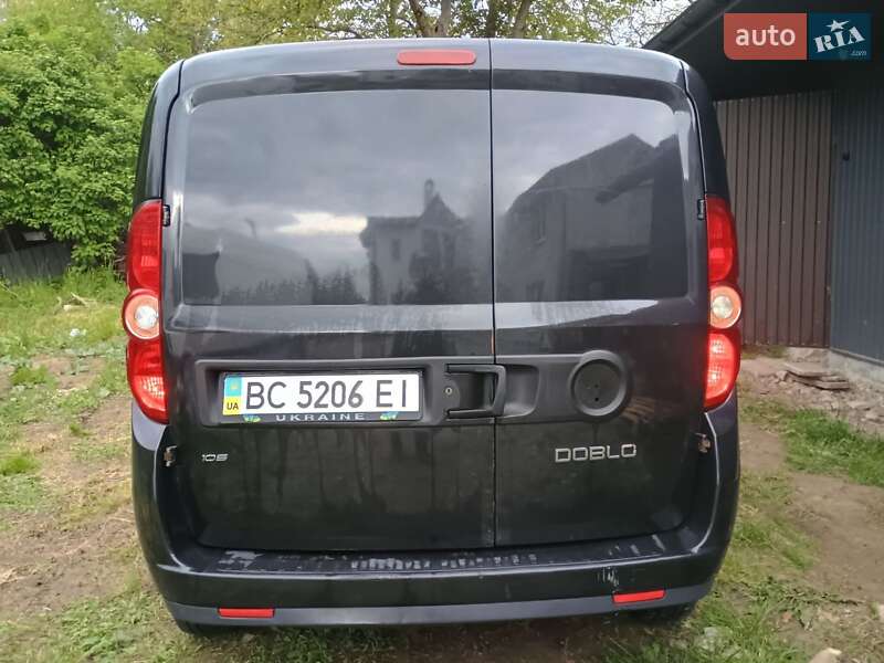 Грузовой фургон Fiat Doblo 2013 в Дрогобыче