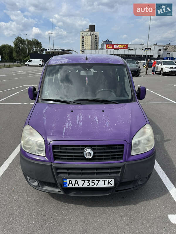 Минивэн Fiat Doblo 2008 в Киеве