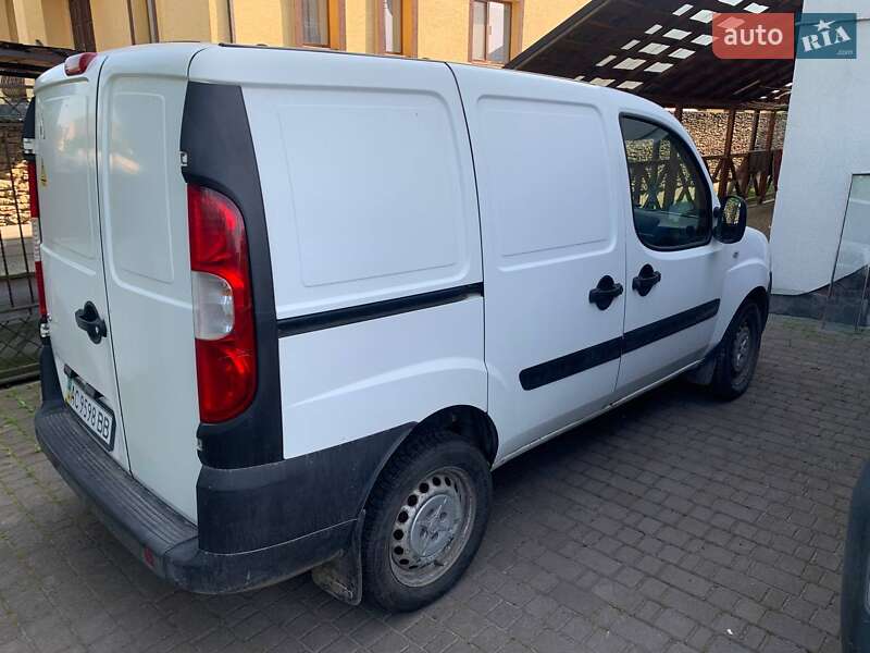 Грузовой фургон Fiat Doblo 2011 в Луцке