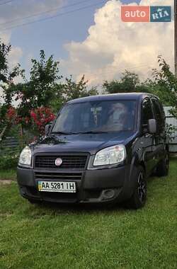 Минивэн Fiat Doblo 2010 в Киеве