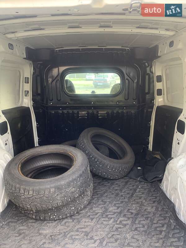 Грузовой фургон Fiat Doblo 2011 в Буче