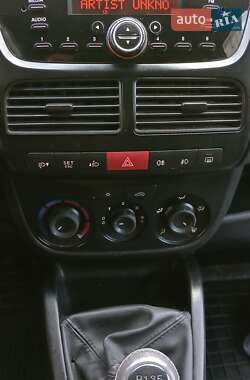 Грузовой фургон Fiat Doblo 2010 в 