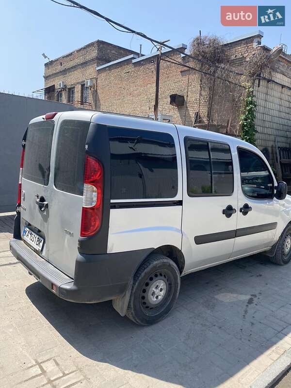 Мінівен Fiat Doblo 2012 в Києві