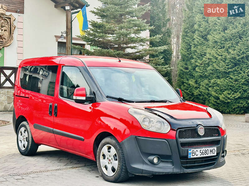Минивэн Fiat Doblo 2010 в 