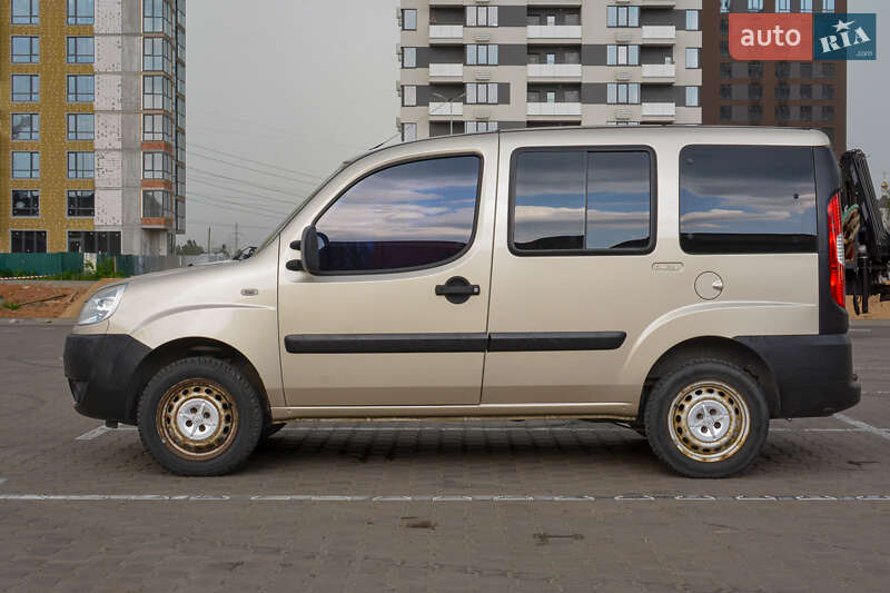 Минивэн Fiat Doblo 2013 в Киеве