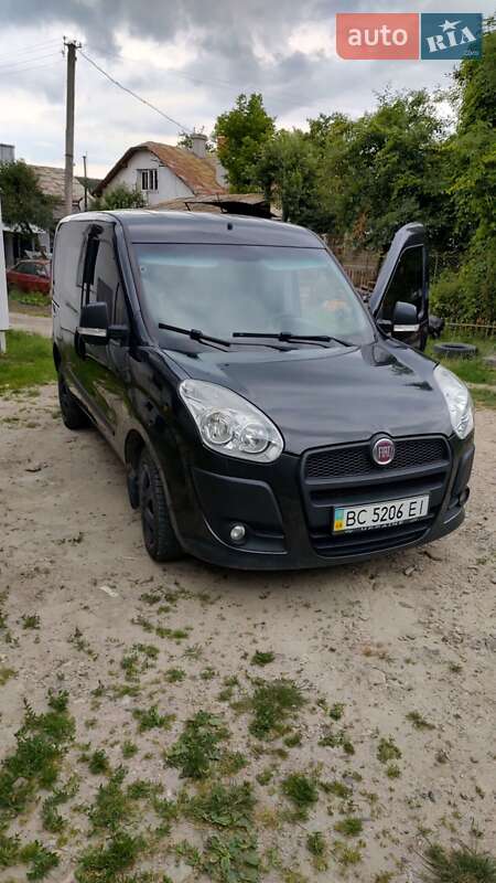 Грузовой фургон Fiat Doblo 2013 в Дрогобыче