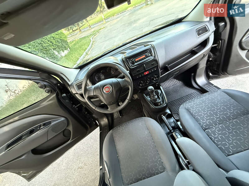 Грузопассажирский фургон Fiat Doblo 2012 в 