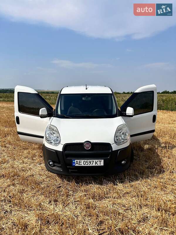 Минивэн Fiat Doblo 2011 в Терновке