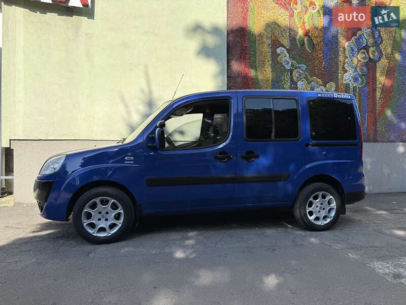 Минивэн Fiat Doblo 2008 в Ровно