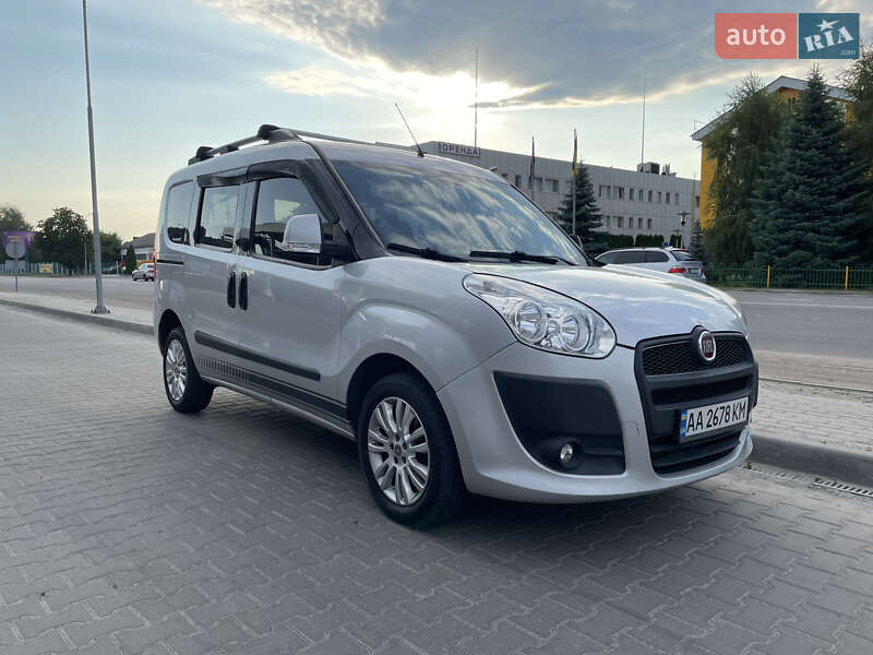 Минивэн Fiat Doblo 2012 в Киеве