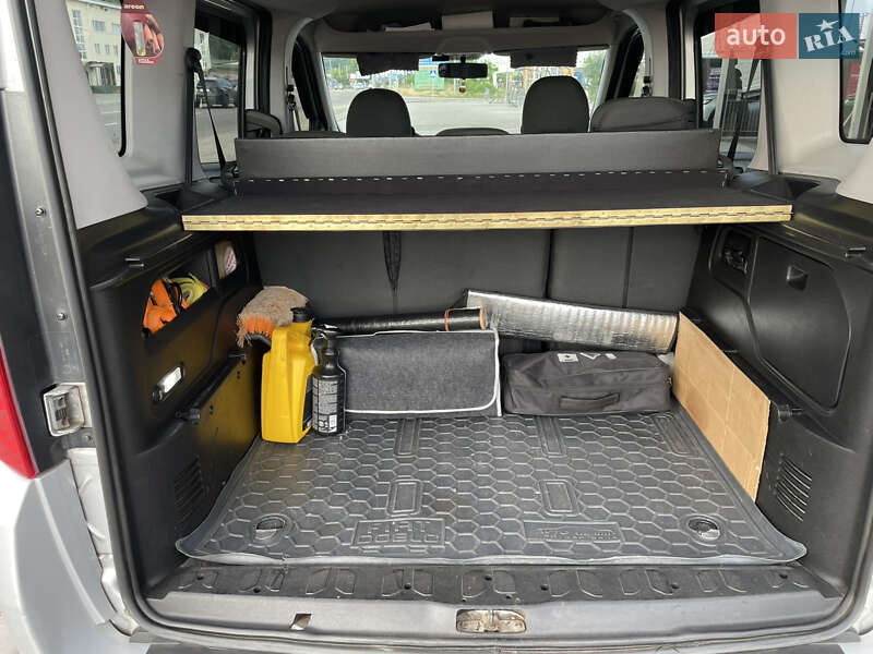 Минивэн Fiat Doblo 2012 в Киеве