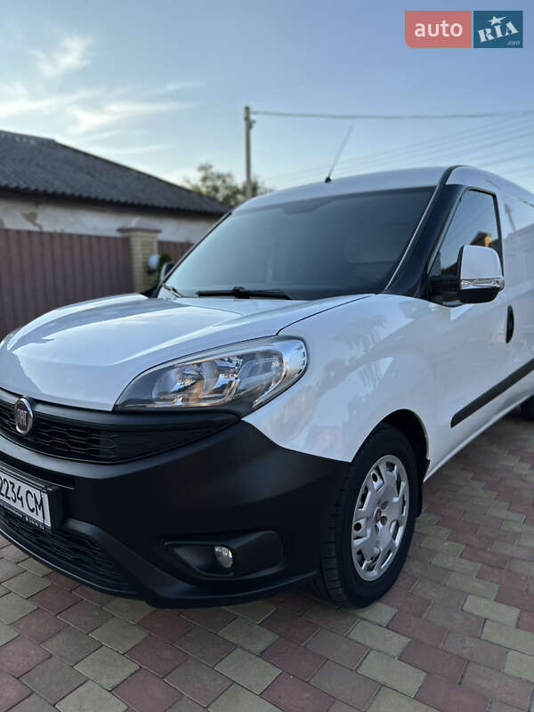 Вантажний фургон Fiat Doblo 2016 в Охтирці