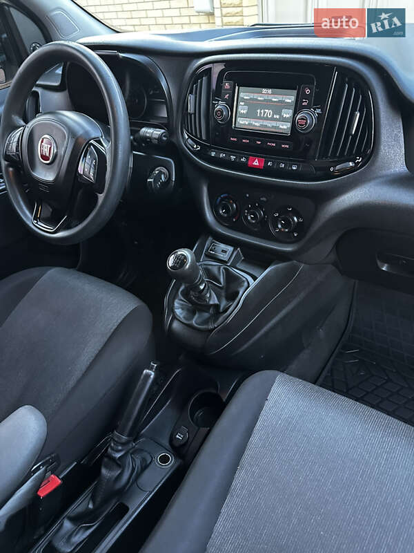 Вантажний фургон Fiat Doblo 2016 в Охтирці