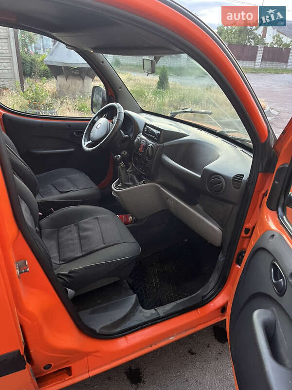Вантажний фургон Fiat Doblo 2010 в Житомирі