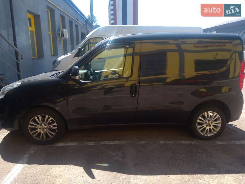 Минивэн Fiat Doblo 2013 в Киеве