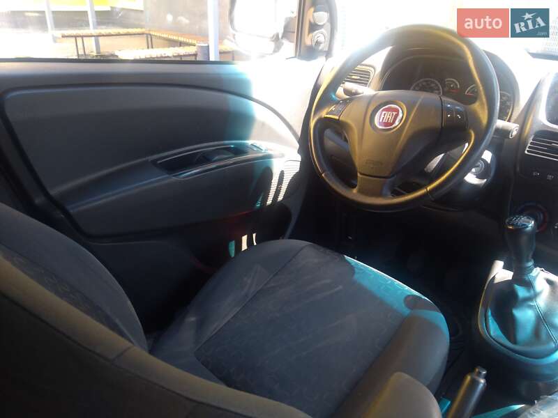 Минивэн Fiat Doblo 2013 в Киеве