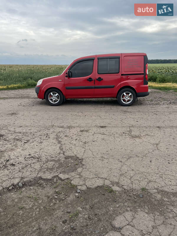 Минивэн Fiat Doblo 2009 в Чутове