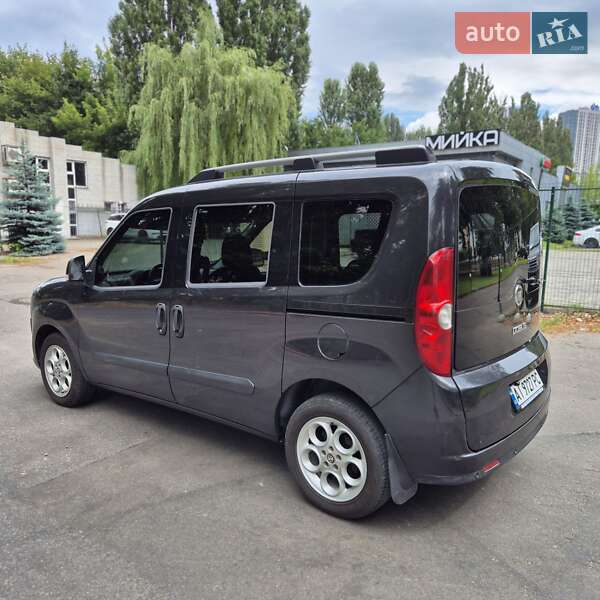 Мінівен Fiat Doblo 2011 в Києві
