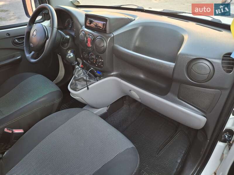 Минивэн Fiat Doblo 2008 в Николаеве