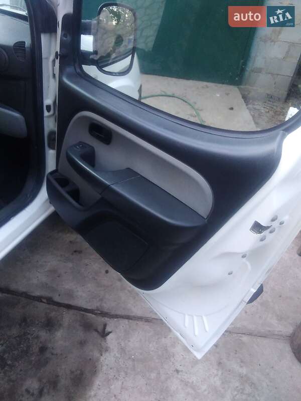Мінівен Fiat Doblo 2005 в Острозі фото 11 Мінівен Fiat Doblo 2005 в Острозі
