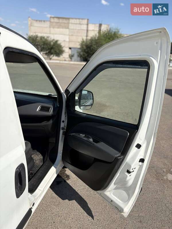 Вантажний фургон Fiat Doblo 2012 в Миколаєві фото 21 Вантажний фургон Fiat Doblo 2012 в Миколаєві