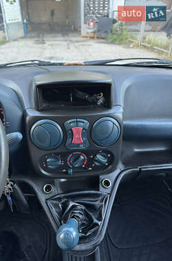 Грузовой фургон Fiat Doblo 2001 в 