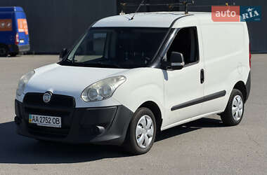 Вантажний фургон Fiat Doblo 2011 в Києві