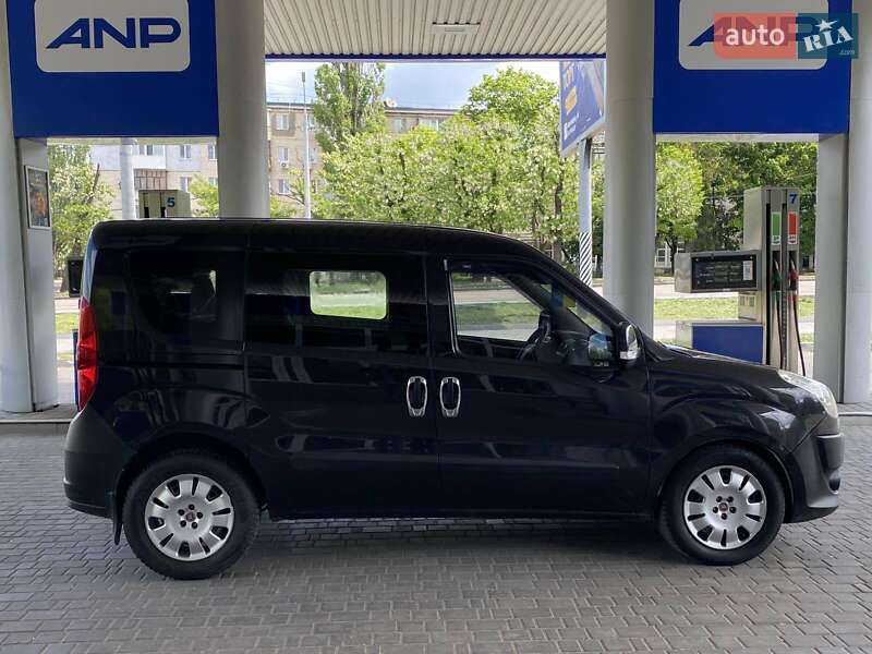 Минивэн Fiat Doblo 2010 в Николаеве