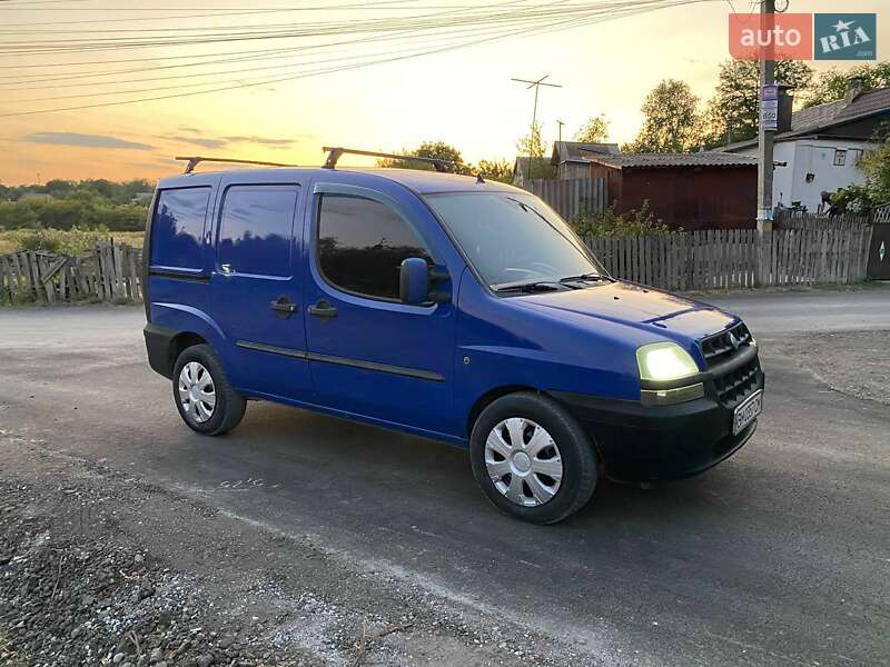 Вантажопасажирський фургон Fiat Doblo 2003 в Дніпрі