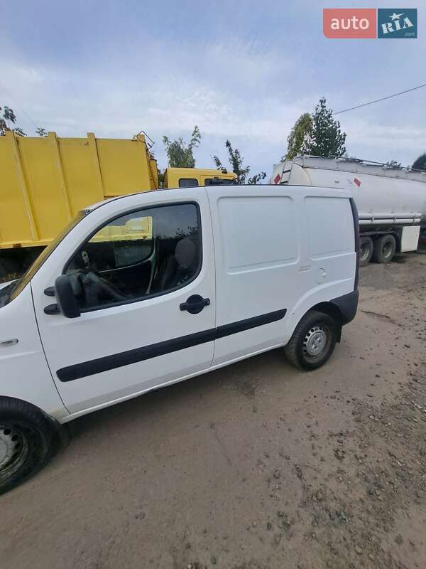 Грузовой фургон Fiat Doblo 2008 в Киеве фото 7 Грузовой фургон Fiat Doblo 2008 в Киеве