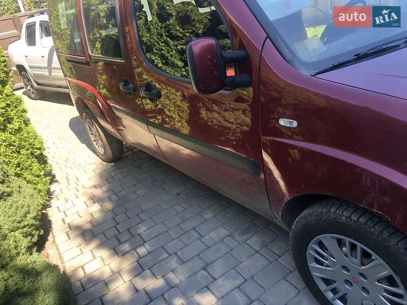 Минивэн Fiat Doblo 2009 в 