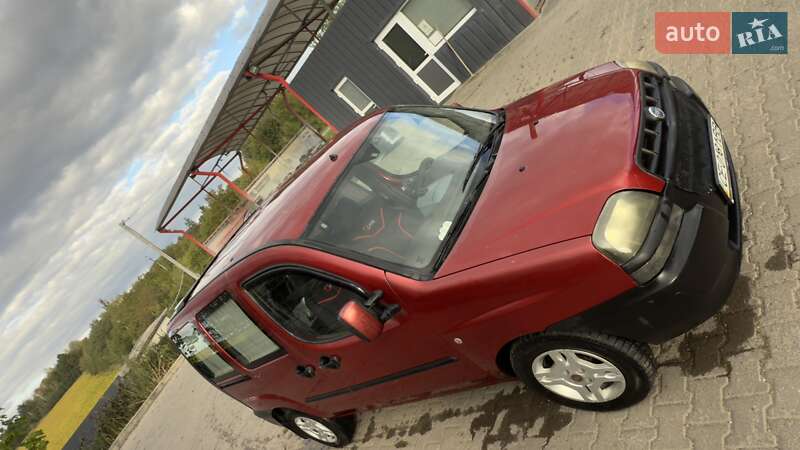 Минивэн Fiat Doblo 2004 в Кельменцах
