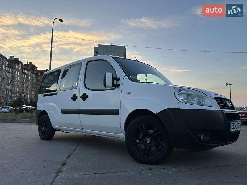 Минивэн Fiat Doblo 2008 в Вараше
