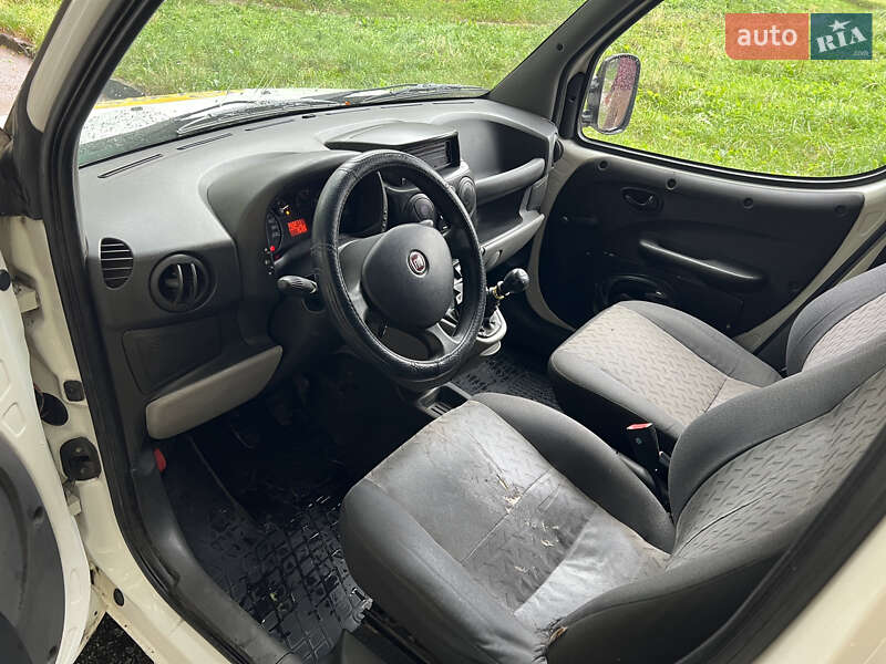 Грузовой фургон Fiat Doblo 2010 в Львове