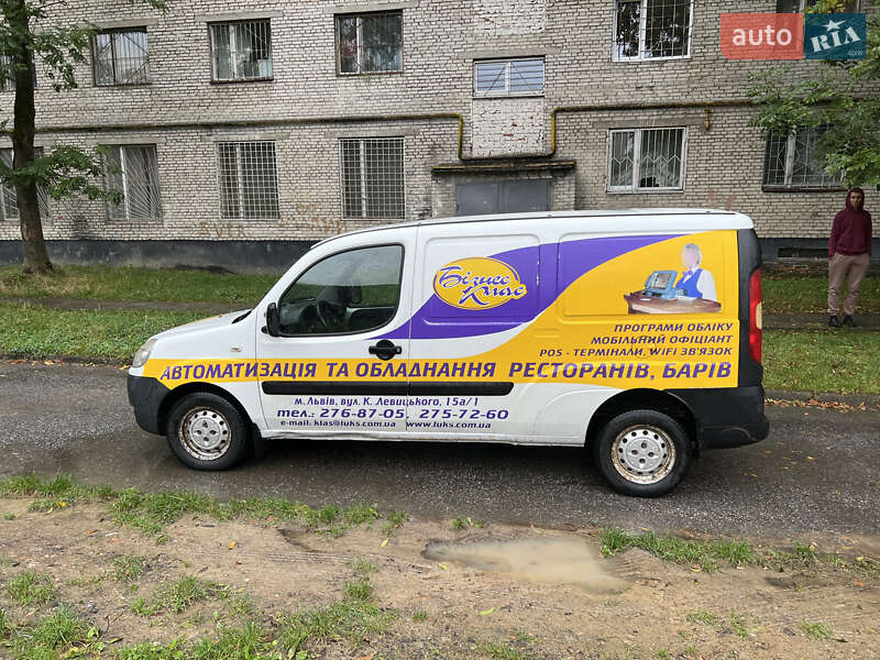 Грузовой фургон Fiat Doblo 2010 в Львове