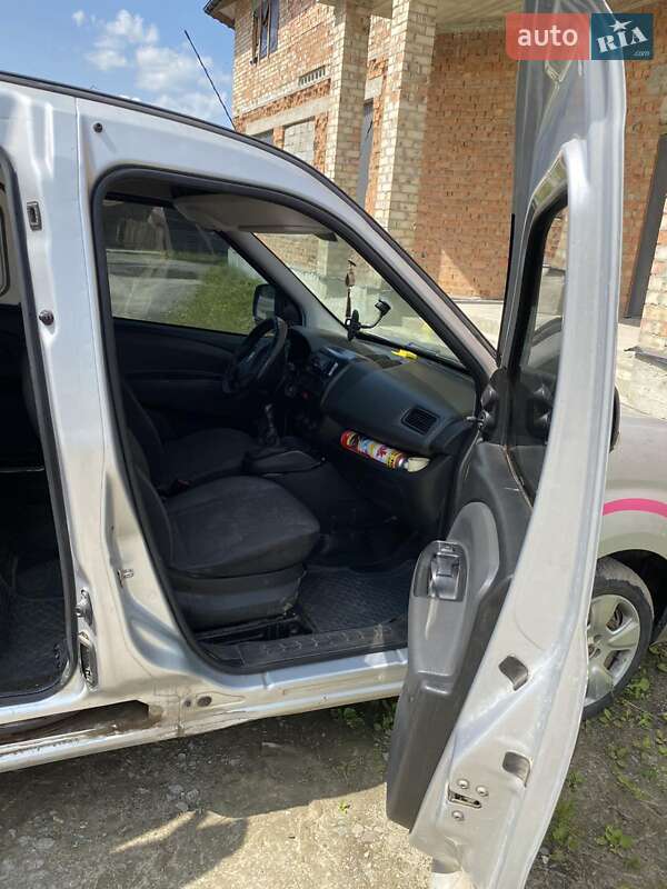 Грузовой фургон Fiat Doblo 2013 в Львове