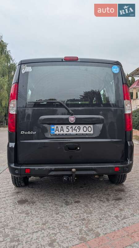 Минивэн Fiat Doblo 2008 в Киеве