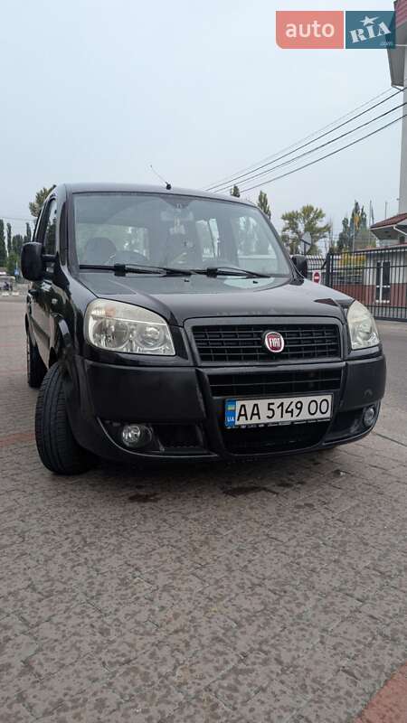 Минивэн Fiat Doblo 2008 в Киеве