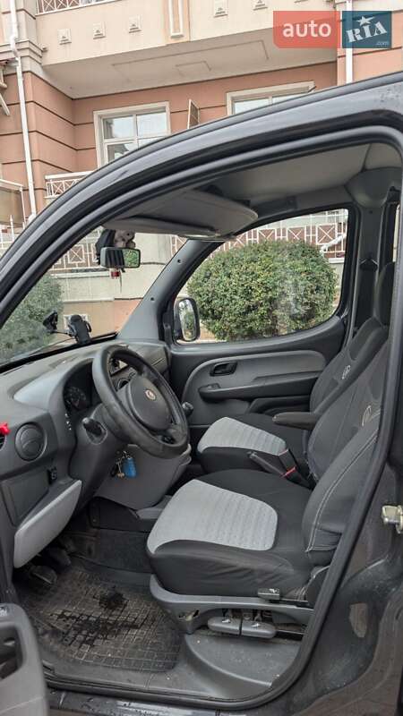 Минивэн Fiat Doblo 2008 в Киеве