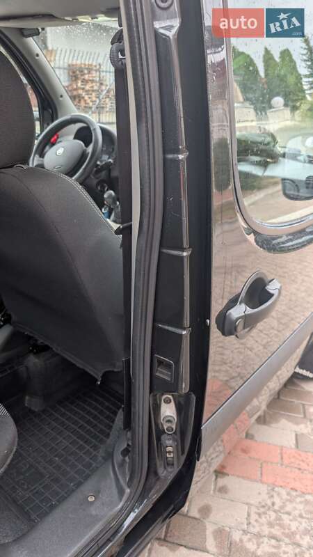 Минивэн Fiat Doblo 2008 в Киеве