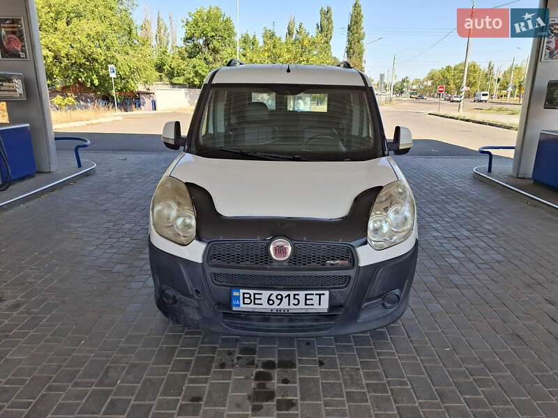 Минивэн Fiat Doblo 2010 в Николаеве