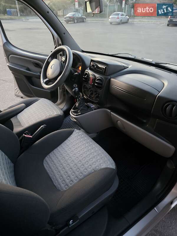 Минивэн Fiat Doblo 2006 в Николаеве