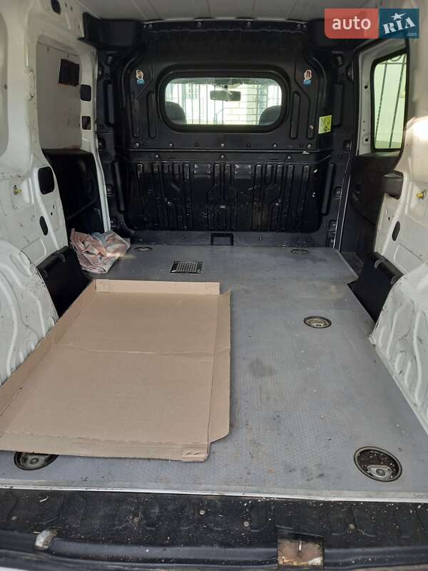 Грузовой фургон Fiat Doblo 2010 в Вольнянске фото 7 Грузовой фургон Fiat Doblo 2010 в Вольнянске
