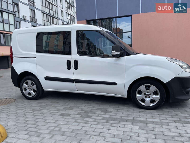 Грузопассажирский фургон Fiat Doblo 2010 в Ковеле